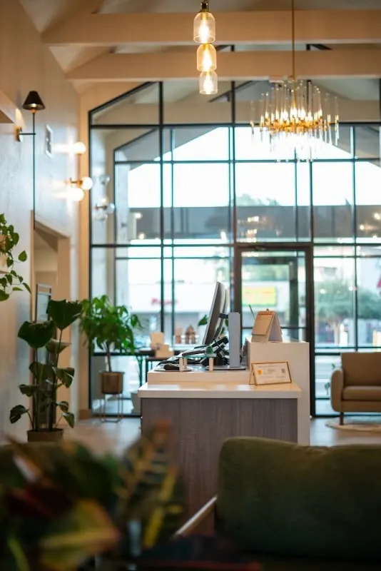 Vanessens Salon & Suites — Beauty salon in Sioux Falls